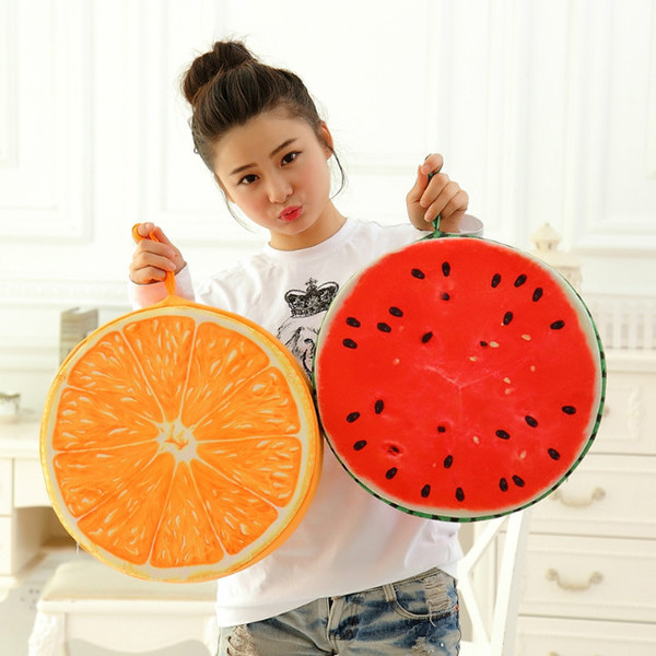 Phần móc tiện lợi giúp bạn treo gối gọn gàng sau khi sử dụng.